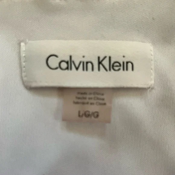 Calvin Klein Floral Sleeveless Blouse! - Picture 3 of 4